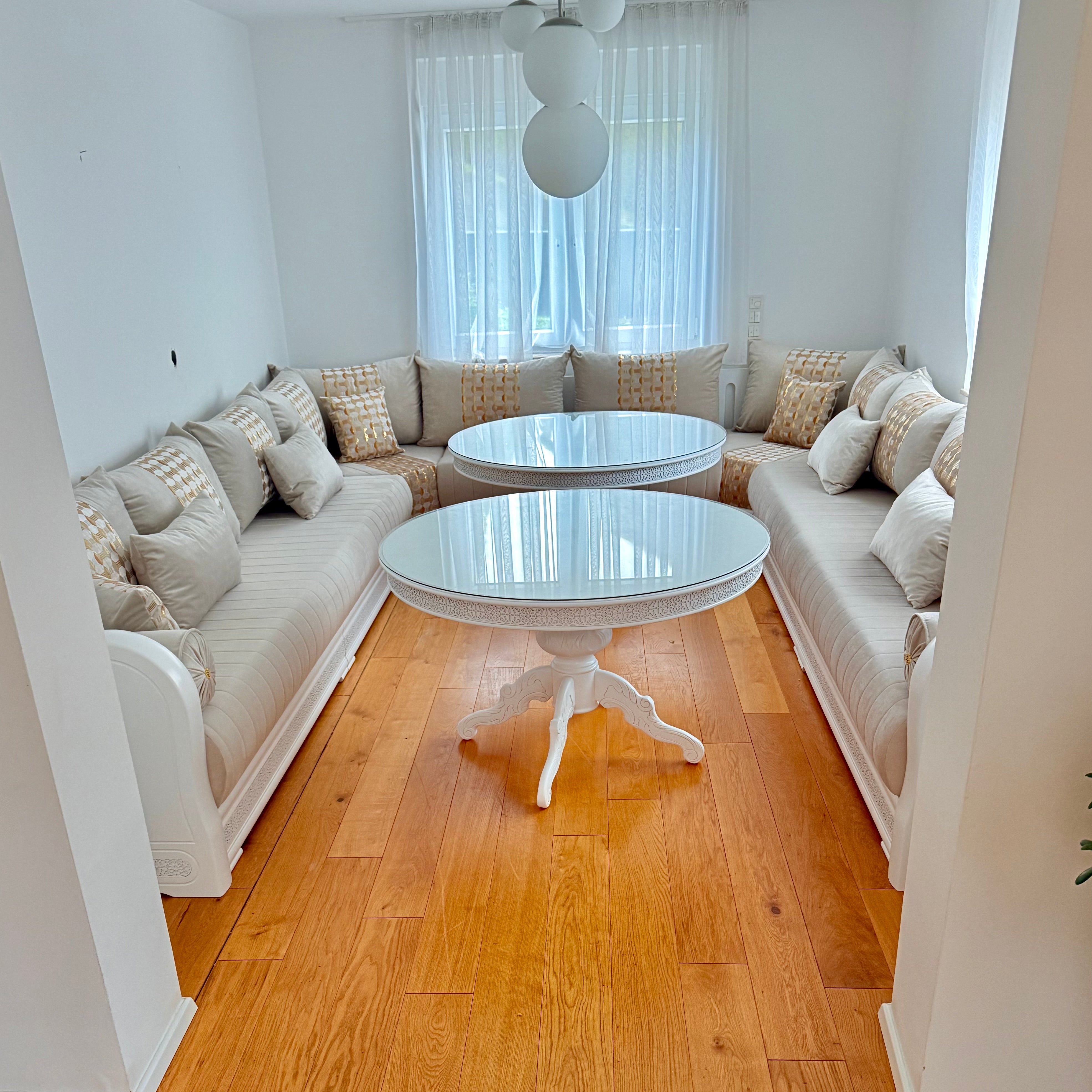 Marokkanische Sedari Salon vs. das gewöhnliche Sofa: Warum Tradition und Stil den Unterschied machen