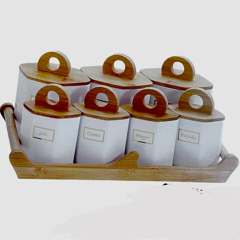 Design Gewürzbehälter-Set mit 7 Behältern, Etiketten und Holztablett - Sadeqy Oriental Home