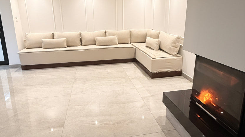 Marokkanische Sedari Modern –Braun Holz & Beige Stoff | Maßanfertigung Luxus Sofa - Sadeqy Home