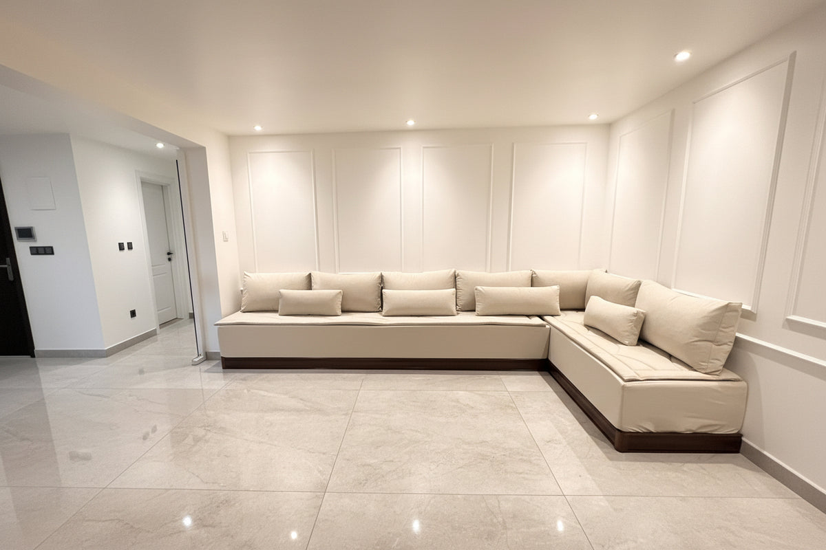 Marokkanische Sedari Modern –Braun Holz & Beige Stoff | Maßanfertigung Luxus Sofa - Sadeqy Home