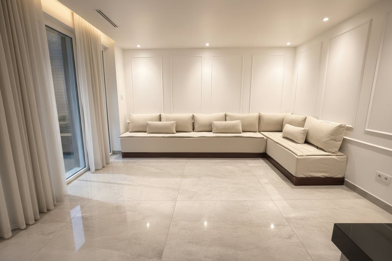 Marokkanische Sedari Modern –Braun Holz & Beige Stoff | Maßanfertigung Luxus Sofa - Sadeqy Home