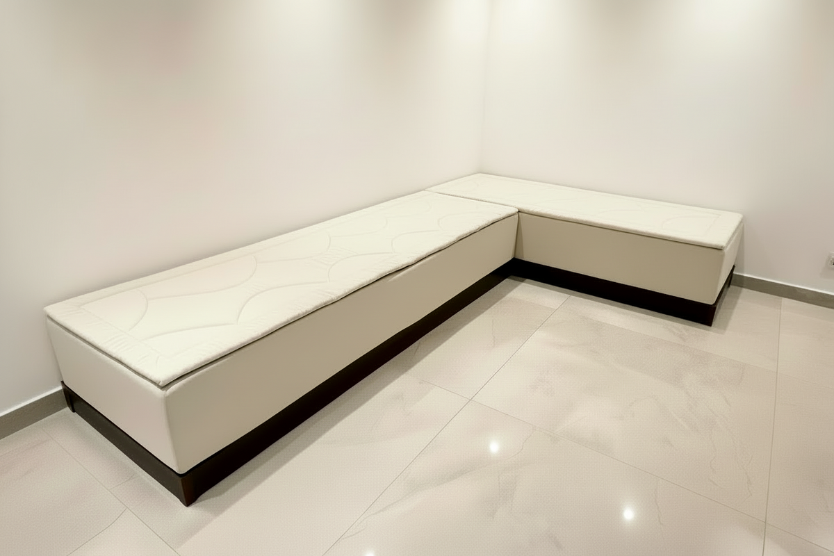 Marokkanische Sedari Modern –Braun Holz & Beige Stoff | Maßanfertigung Luxus Sofa - Sadeqy Home